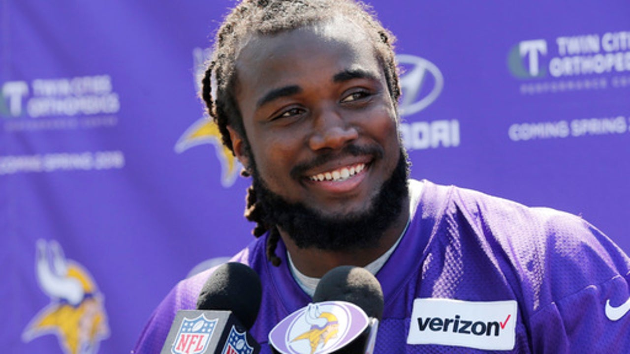 Vikings surround RB Cook with mentors to smooth transition